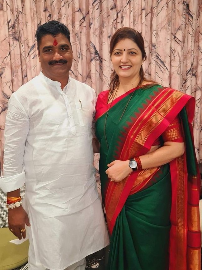 Rupali Chakankar family