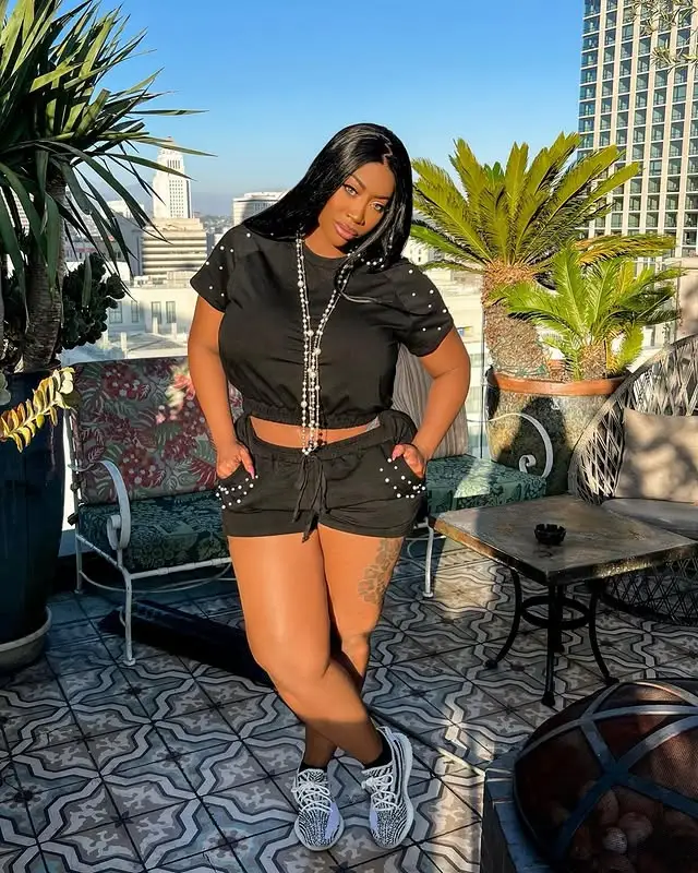 Victoria Cakes Relationship